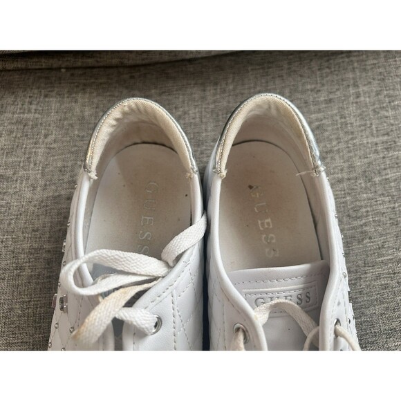 Guess Gladiss Sneakers Womens 9.5 Silver Accents Guess Spell Out White - Picture 6 of 12